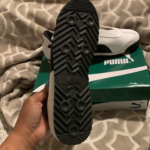 Puma Roma Basic Shoes - Picture 3 of 5